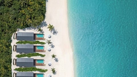 Luftaufnahme der Beach Pool Villas im Nala Maldives by Jawakara im Nord Ari Atoll, Malediven